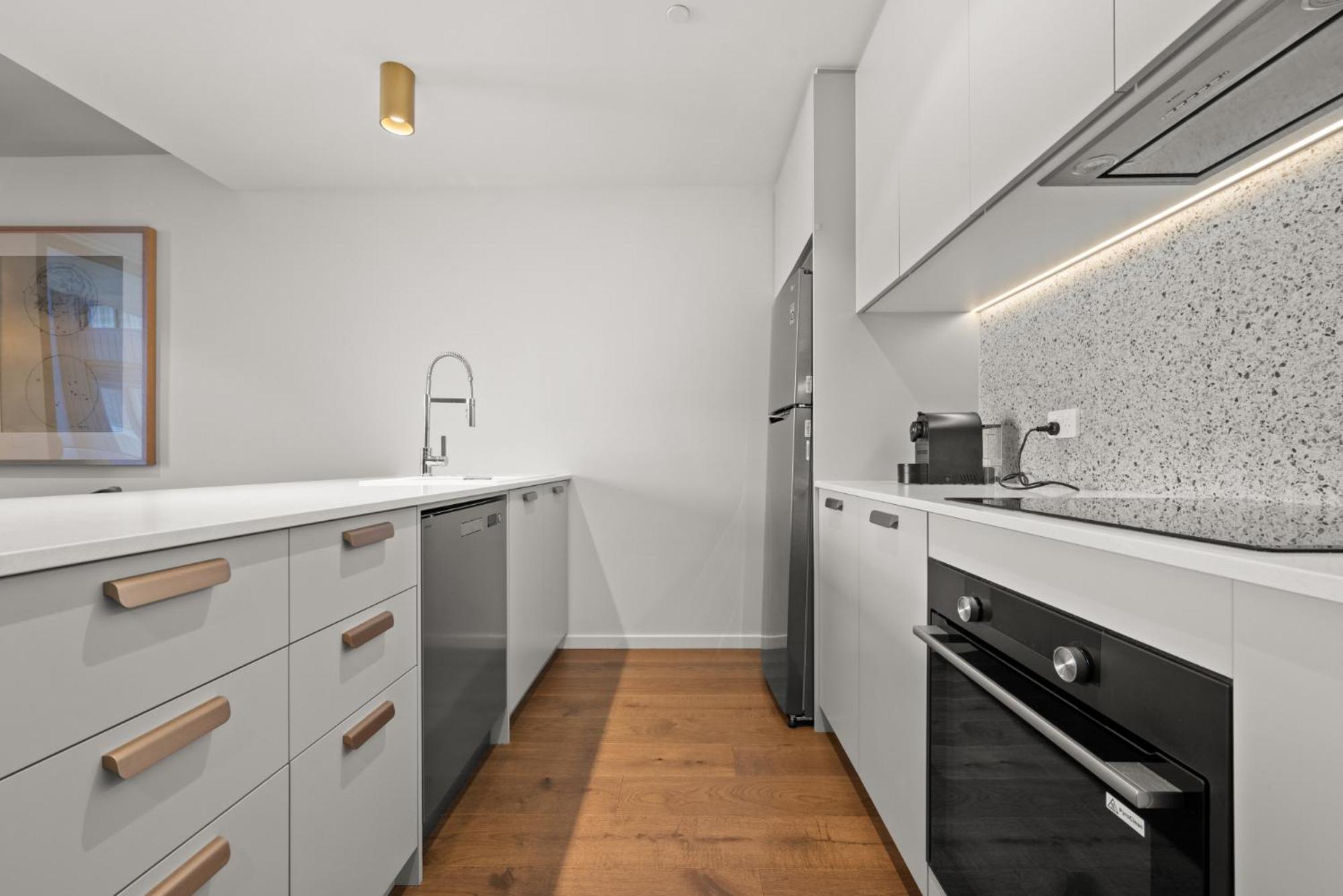 Apartment Unwind In Elegance: Your Perfect Braddon